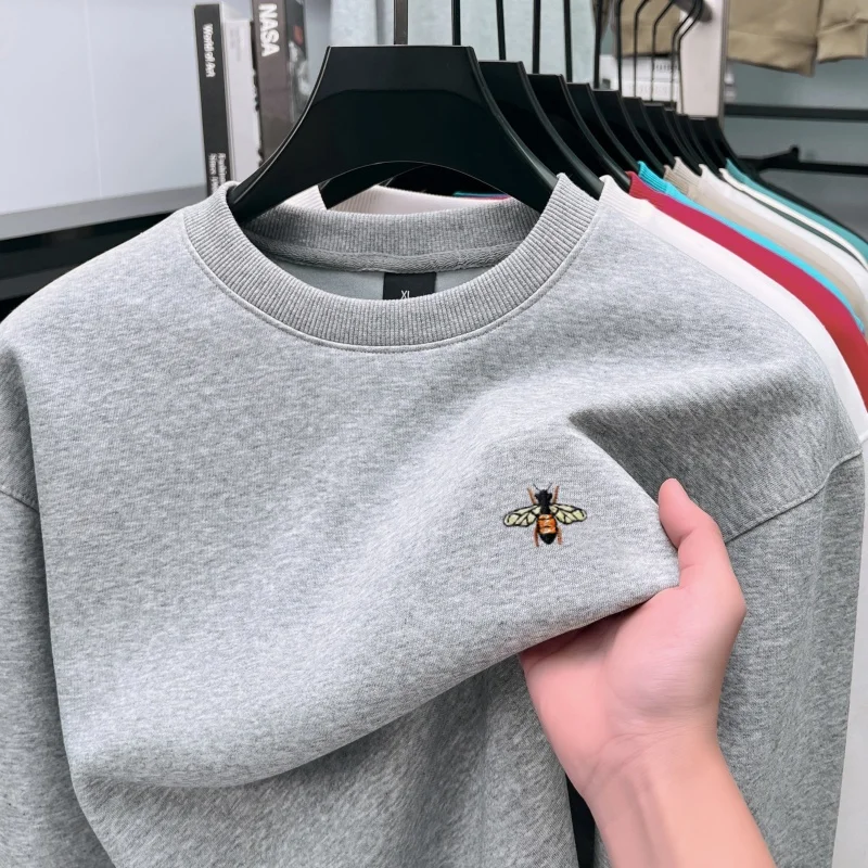 High end brand long sleeved men's T-shirt simple fashion new exquisite cartoon bee Embroidery design round neck sports pullover