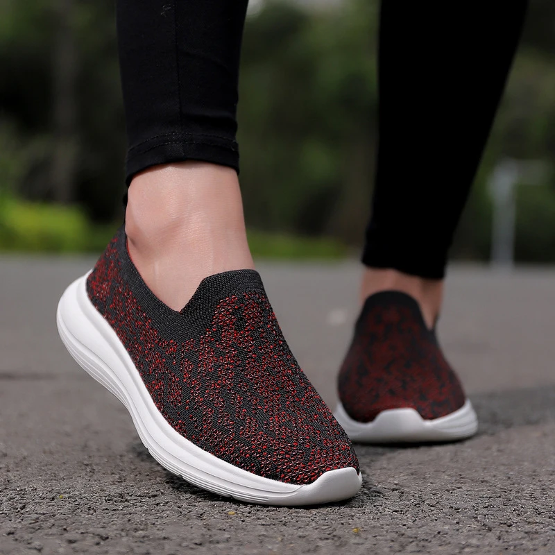 New Style Of Flying Mesh Shoes Comfortable Women's Shoes Casual Fashionable Sports Shoes For Women Mother Shoes For Women