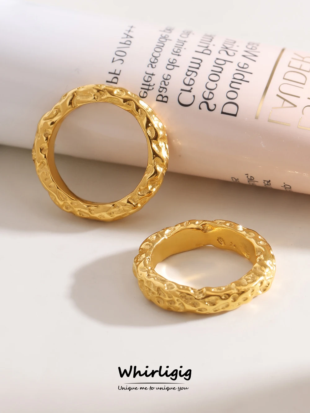 Trendige Edelstahl-Texturringe für Frauen, 18 Karat vergoldet, wasserdicht, einzigartiger Fingerring-Charm, Luxus-Schmuck