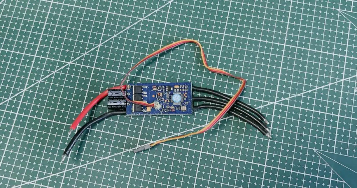 Controlador de velocidad eléctrico ZTW AL 40A ESC 2-3S 5V/3A BEC usado para helicóptero RC 400-500 de ala fija