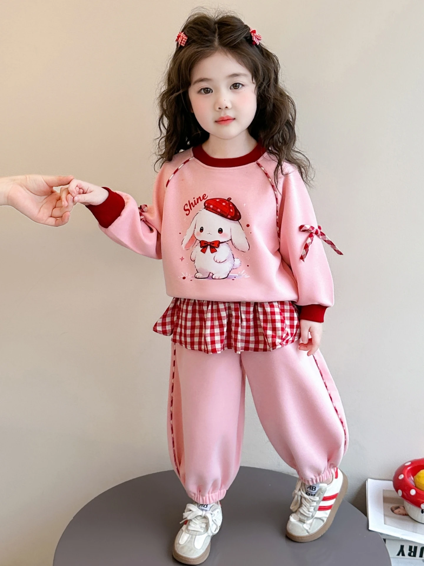 

Модный комплект из двух предметов с мультяшным кроликом для девочек: дышащий худи с длинными рукавами и удобные брюки для весны и осени