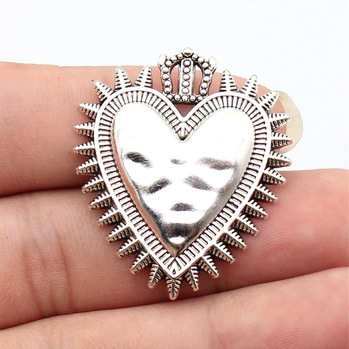 Charms Jewelry Making Accessories Zinc Alloy Heart-Shaped With Thorns For Handmade Craft Bracelet