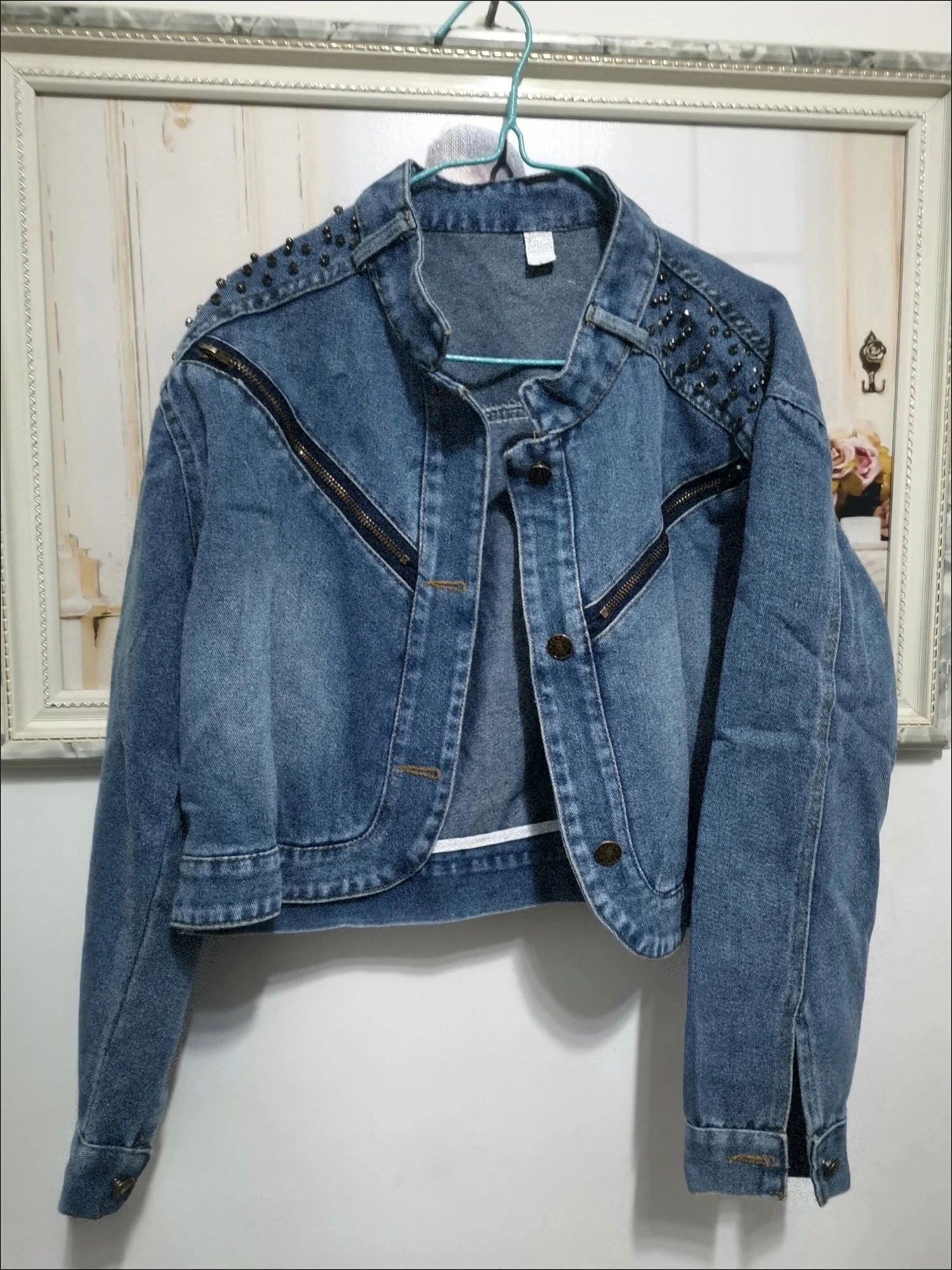 Women Rhinestone Studded Cropped Jean Jacket Vintage Washed Faded Denim Button Up Long Sleeve Short Coat Fashion Outerwear