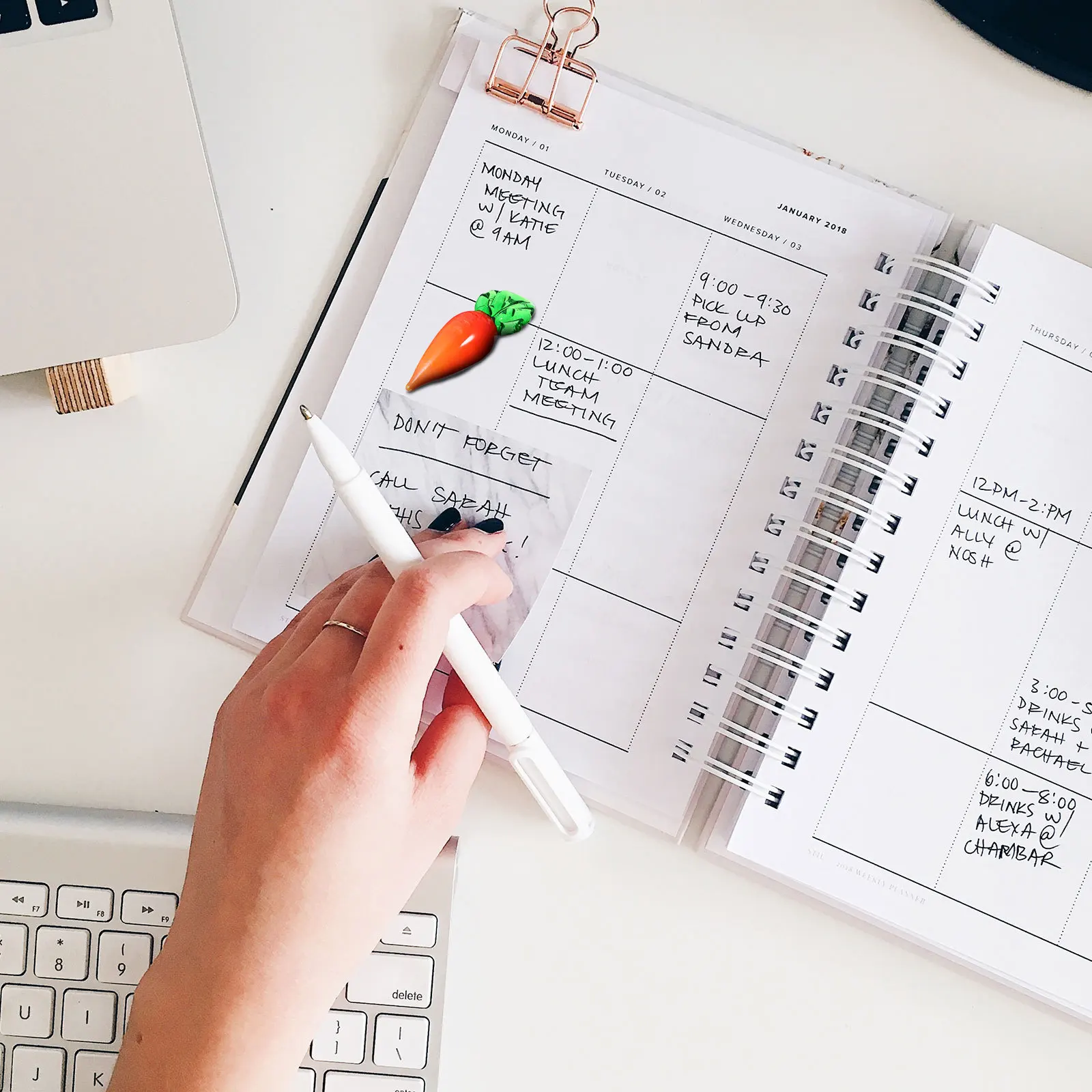 

1Pcs Glass Desktop Ornament Vegetable Shape Adornment Creative Home Decor Tabletop Decoration for Office Bedroom Living Room