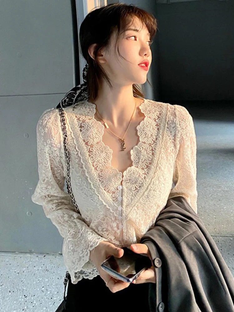 Crop Tops Shirts Women Lace Hollow Out Design Gentle Temper Flare Sleeve Vintage French Style Aesthetic Inner Camisas De Mujer