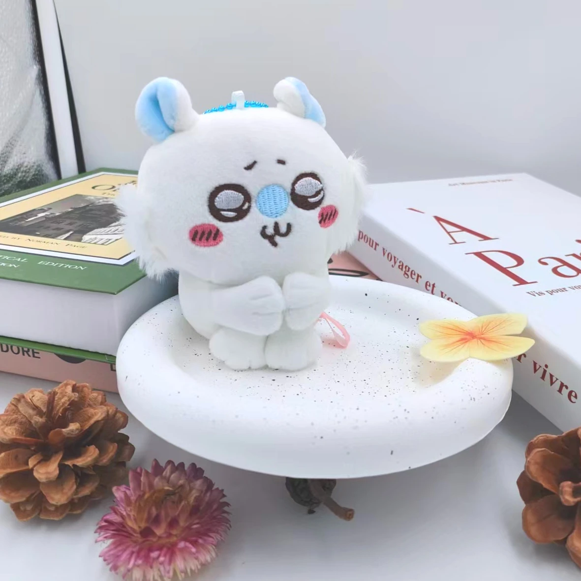 

Серия парков развлечений Chiikawa Momonga, милая соблазнительная меховая игрушка с эффектом потертости, фигурка, подвеска, брелок, точечные товары Nagano