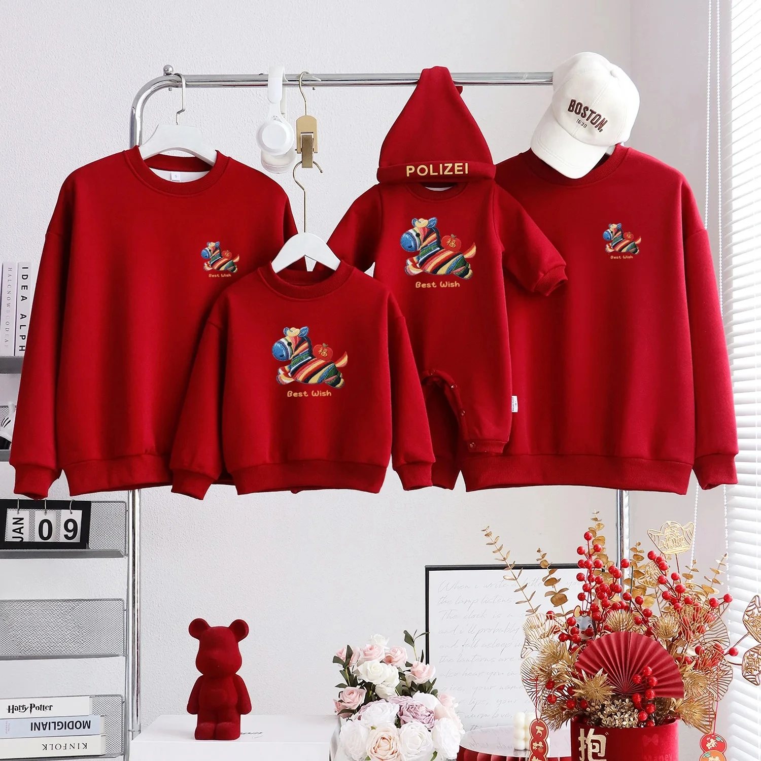 2026 Winter Family Matching Set Baby Romper Parent-child Fleece Lined Sweatshirt for Mom Dad and Kids 2-4 People Cotton Tops