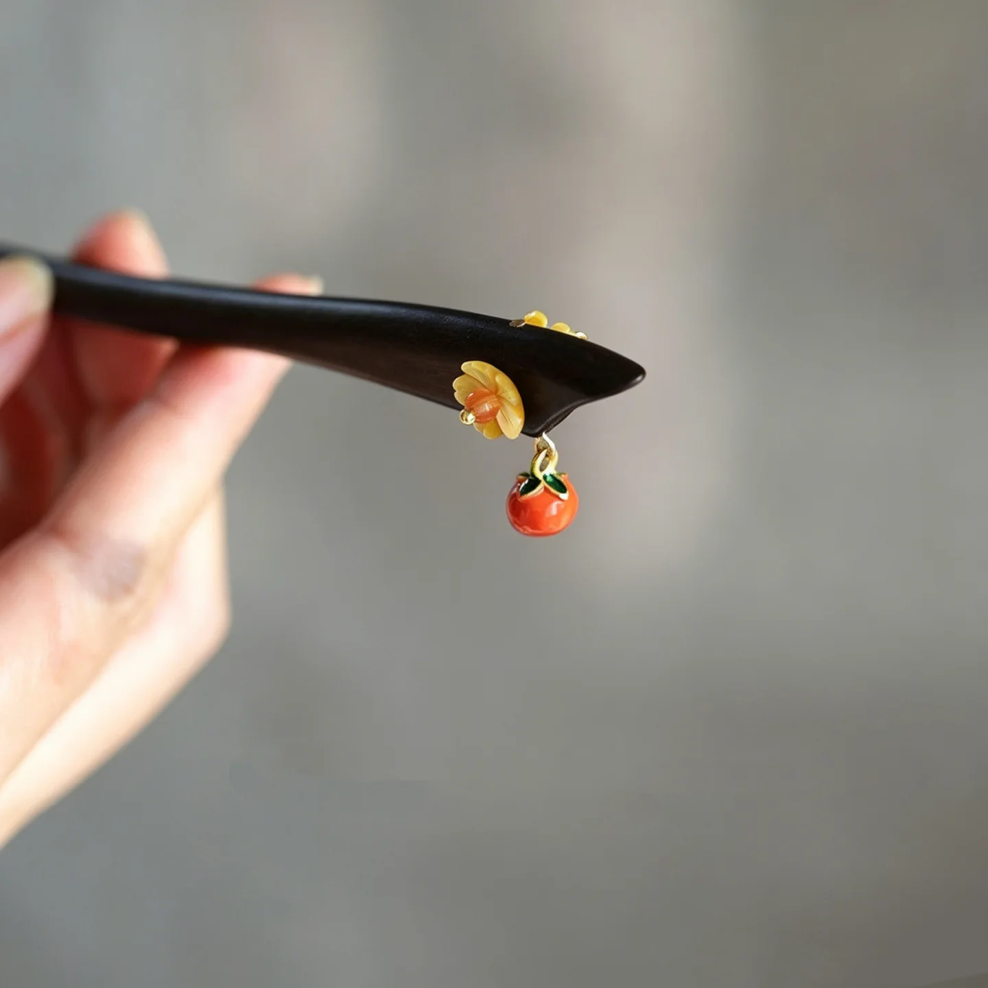 Vintage New Chinese Style Dark Wood Hair Stick With Shell Flower Cute Persimmon Pendant Hanfu Updo Hairpin For Women Daily Wear