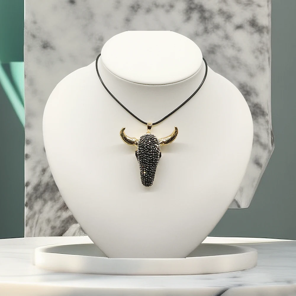 Bull Head Pendant Necklace Bohemian Bull Skull Head Colar Resin Pendants Leather Men Fashion Jewelry Amulet Gift Animal Necklace