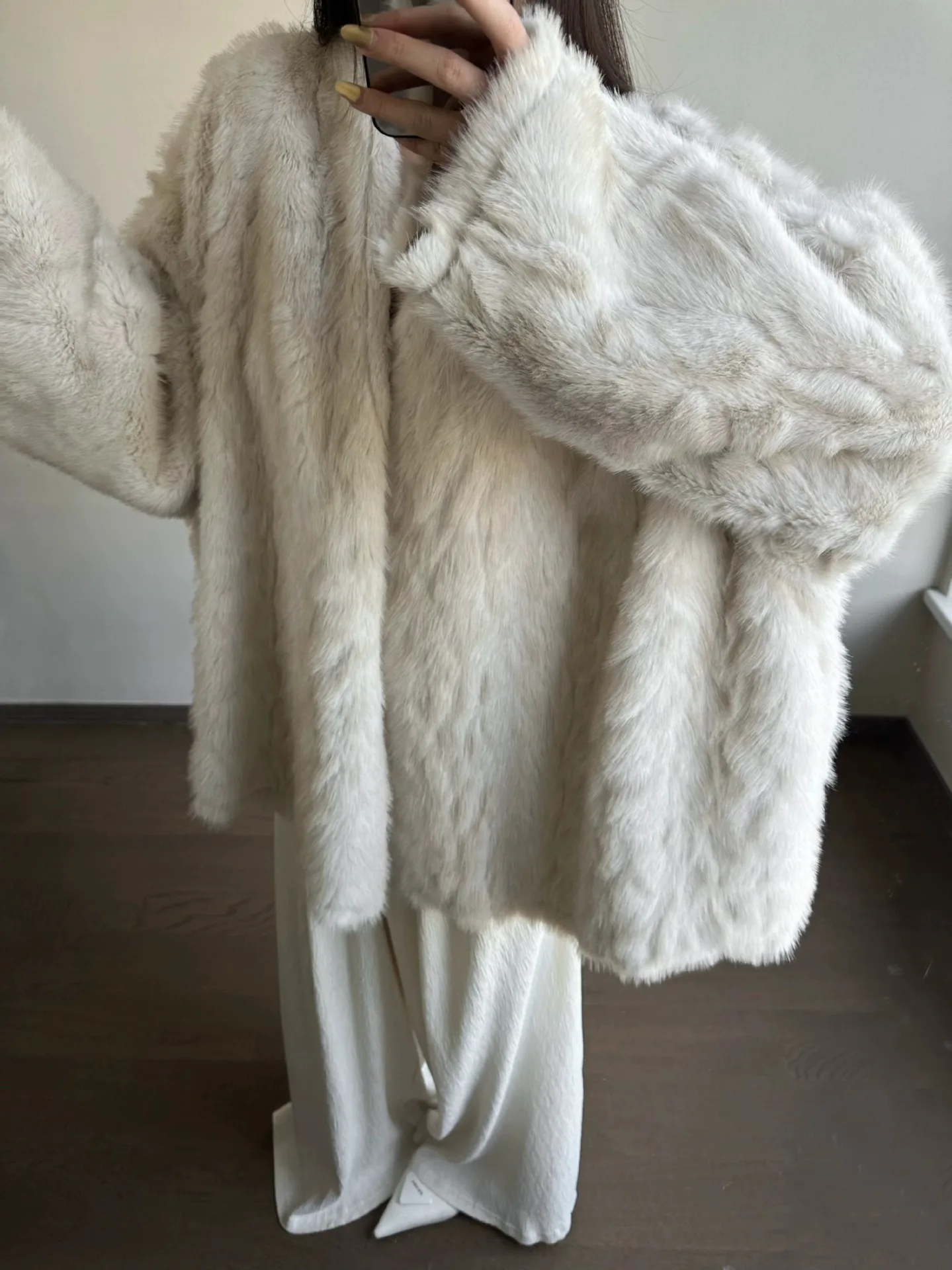 

Толстая теплая меховая куртка с рукавами «летучая мышь» и шалью, женская удобная красивая гладкая экологически чистая шуба