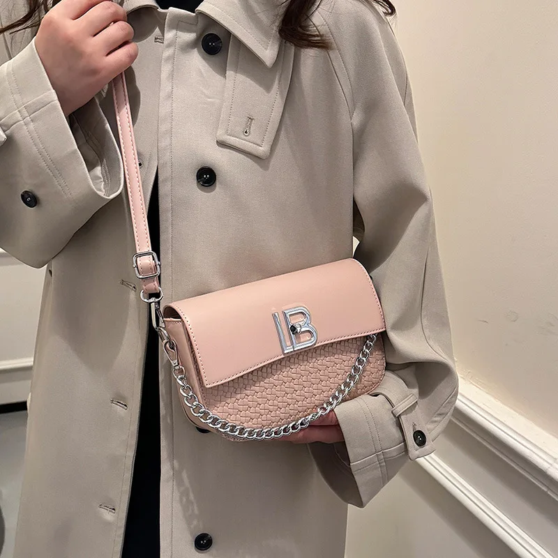 

2025 Spring Vintage Chain Crossbody Bag, Spacious Shoulder Purse for Women, Fashion Day-to-Night Tote, Large Capacity Sling Bag