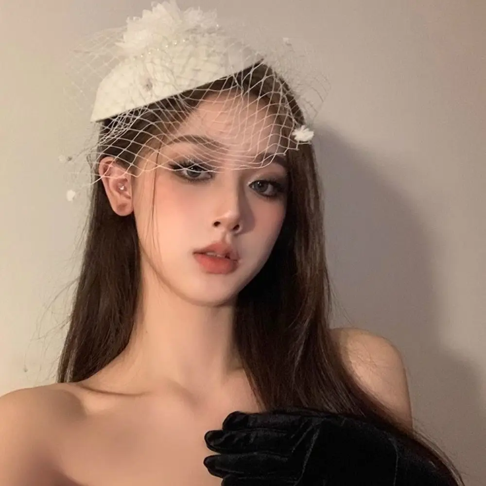 

Модная изысканная сетчатая повязка на голову с перьями, милая винтажная шляпа-волшебница с жемчугом, заколка для волос, цилиндр, головной убор невесты, танцевальное шоу