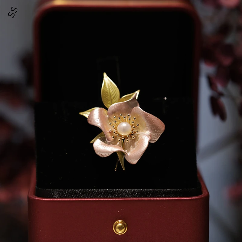 

Freshwater Pearl Camellia Brooches Pin Handmade Trendy Sweater Cardigans Accessories Jewelry Gift for Women Minimalist Elegance