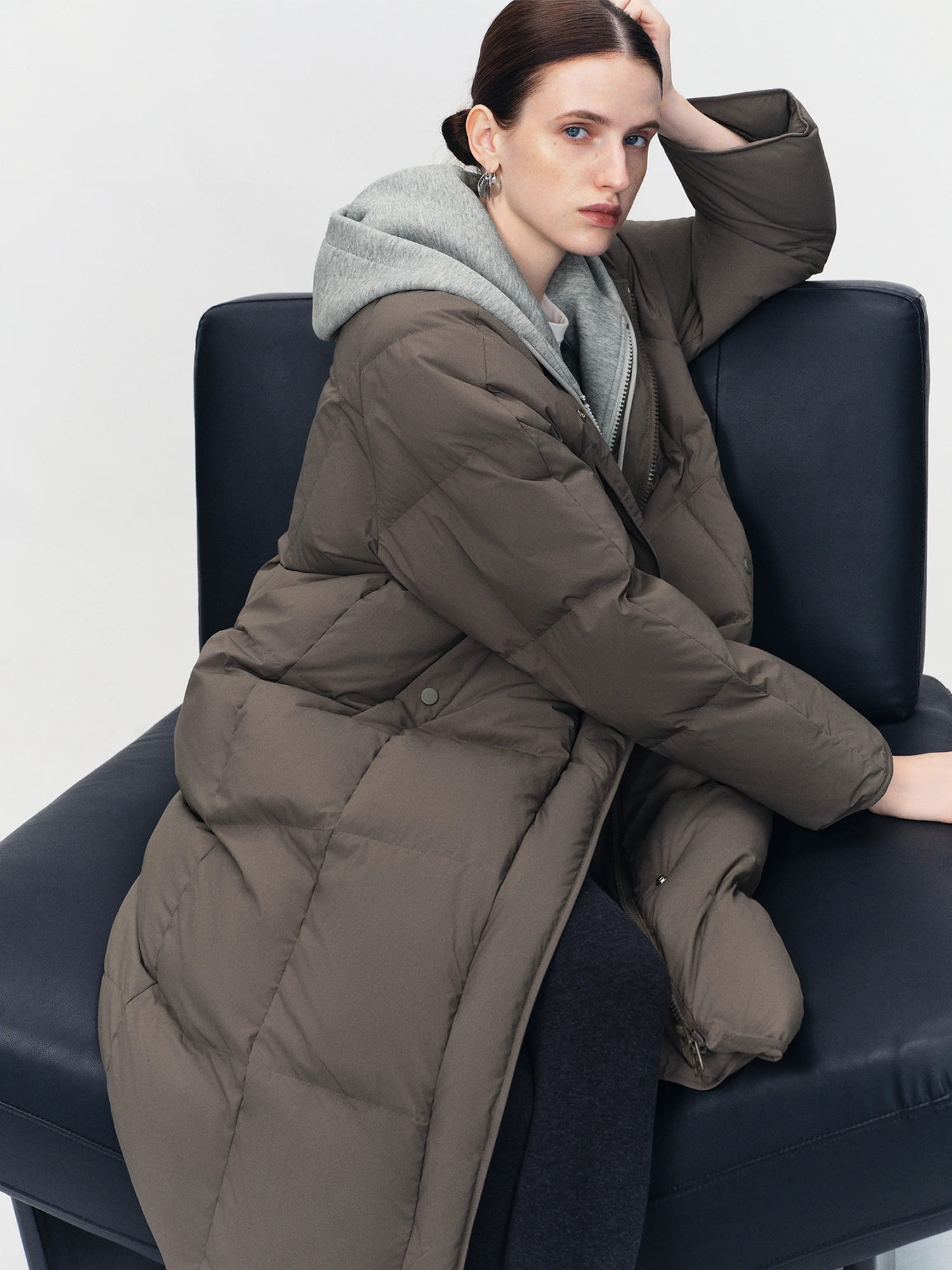 ZIQIAO Women's Petite Korean-Inspired Removable Hooded Long Down Jacket Winter 2025 New Arrival Ebony Brown Long Down Jackets