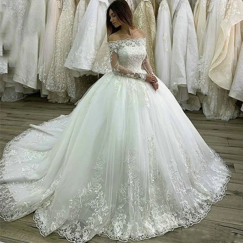 Luxurious Straight Neck Lvory Sweetheart Beautiful Wedding Dresses Lace Appliques Pleated Long Boho Wedding Gown  Bride Dresses