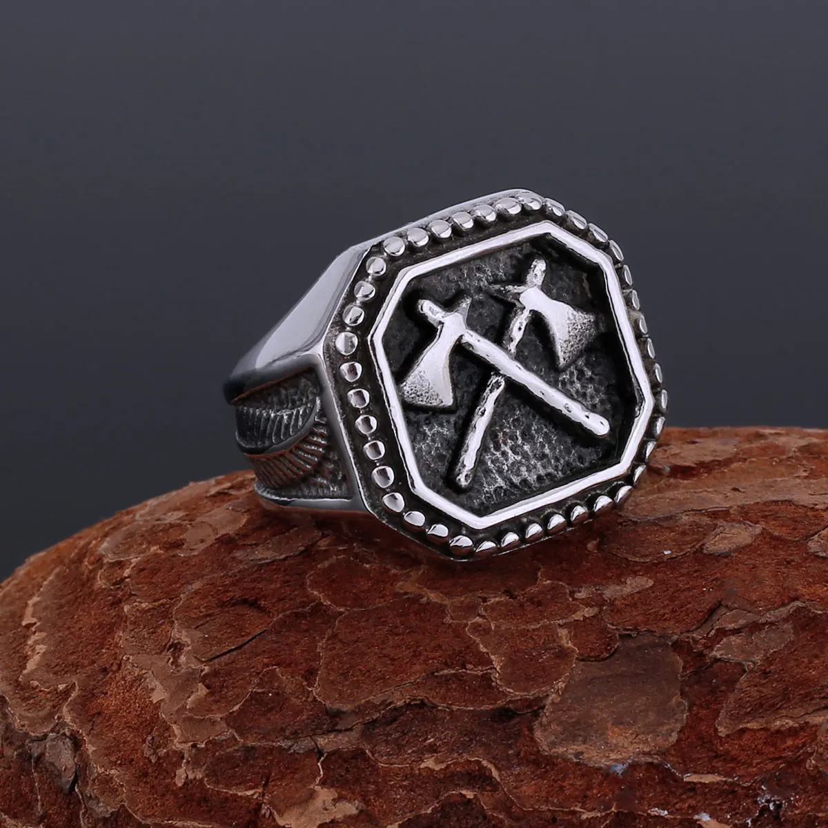Stainless Steel Vikings Warrior Weapon Axe Ring Men Personality Handmade Feather Pattern Punk Hip Hop Ring Jewelry Gift