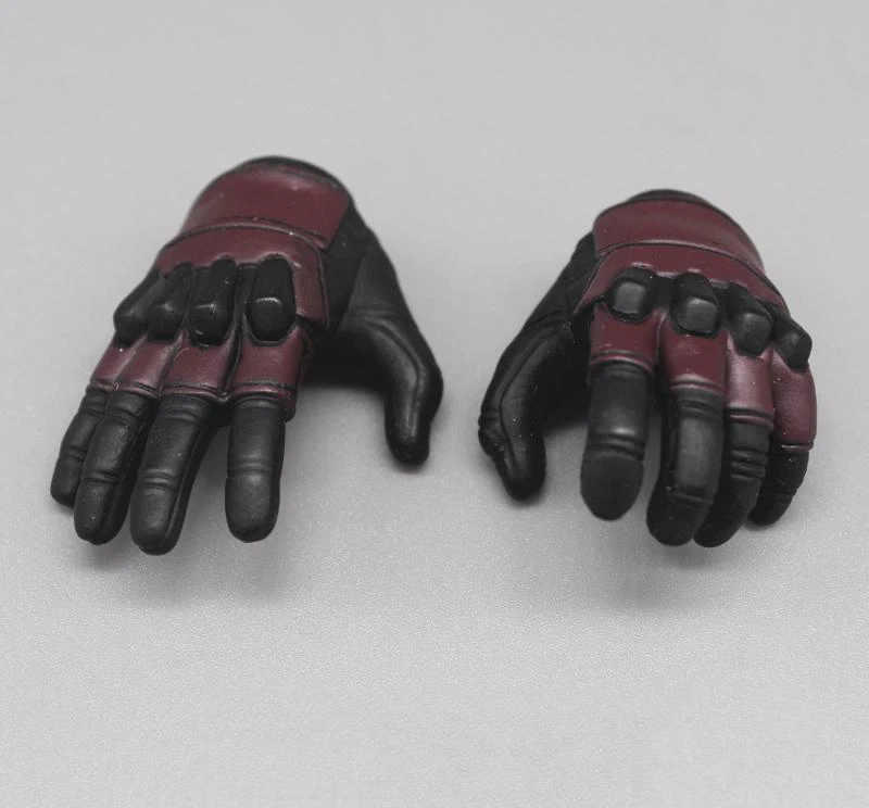 Hottoys HT TMS003 Tough Guy Gloved Hand Types Changeable Model PVC Material For 12