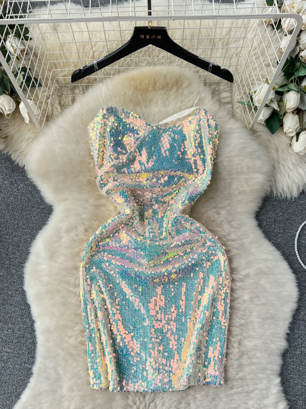 Foamlina Sexy Glitterling Sequin Mini Bodycon Dress Women Fashion Summer Spaghetti Strap V Neck Sleeveless Night Club Dress Robe