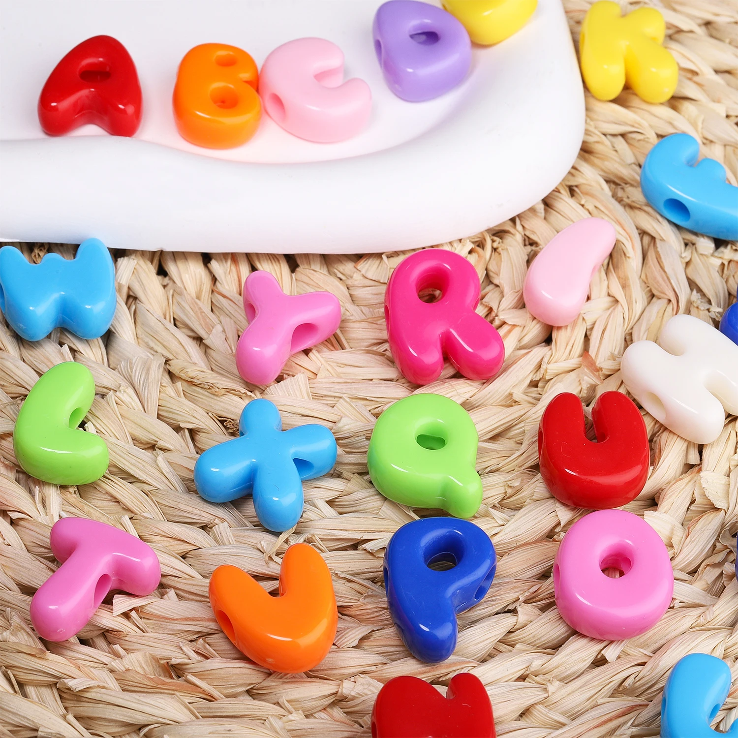 Gemischte, niedliche englische Acryl-Buchstabenperlen für die Schmuckherstellung, lose Spacer-Perlen mit großem Loch, DIY-Armband, Halskette, Großhandel – Detail 4