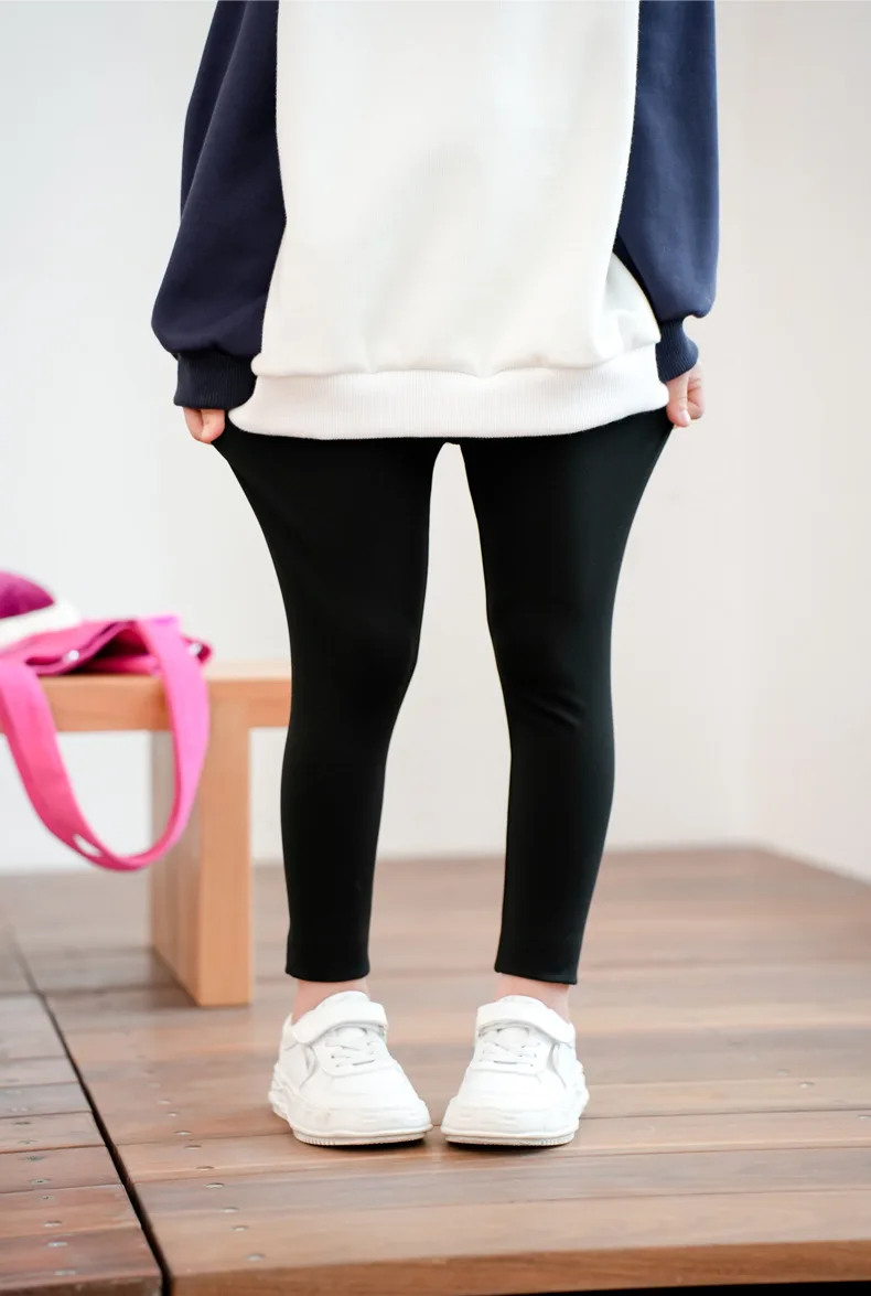 Neue Leggings für Mädchen, schlichte Hosen für Mädchen, lässige, elastische Hosen für Babys, schmale Hosen für Kinder, zum Tragen über anderen Kleidungsstücken, für Frühling und Herbst. – Detail 3