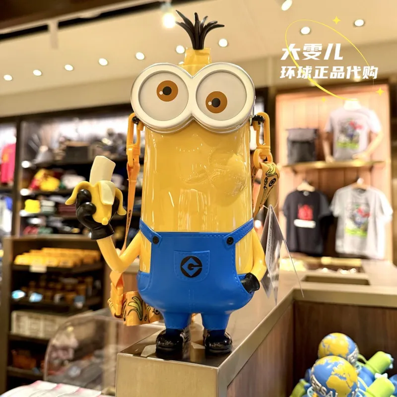 

Universal Studios Authentic Minion Kevin Plastic Water Bottle With Straw Carry Strap Cold Water Bottle For Outdoor Daily Use
