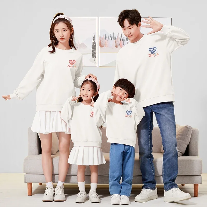 

Christmas Korean Family Matching Outfits Women Heart Print Shirts Mother Daughter Tops Mom Dad Son Sweatshirts Couple Pullovers