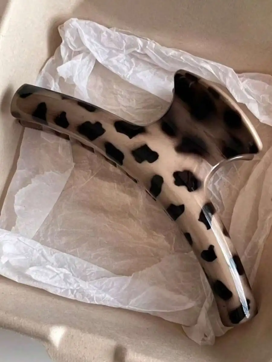 

Large Brown Leopard Print Plastic Hair Claw Clip For Women Fashionable Elegant Hair Accessory