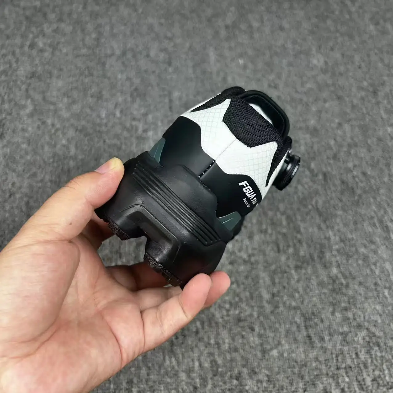 Unisex trail running shoes Outdoor sports shoes Comfortable walking trainers Quick-lace training, hiking and running shoes