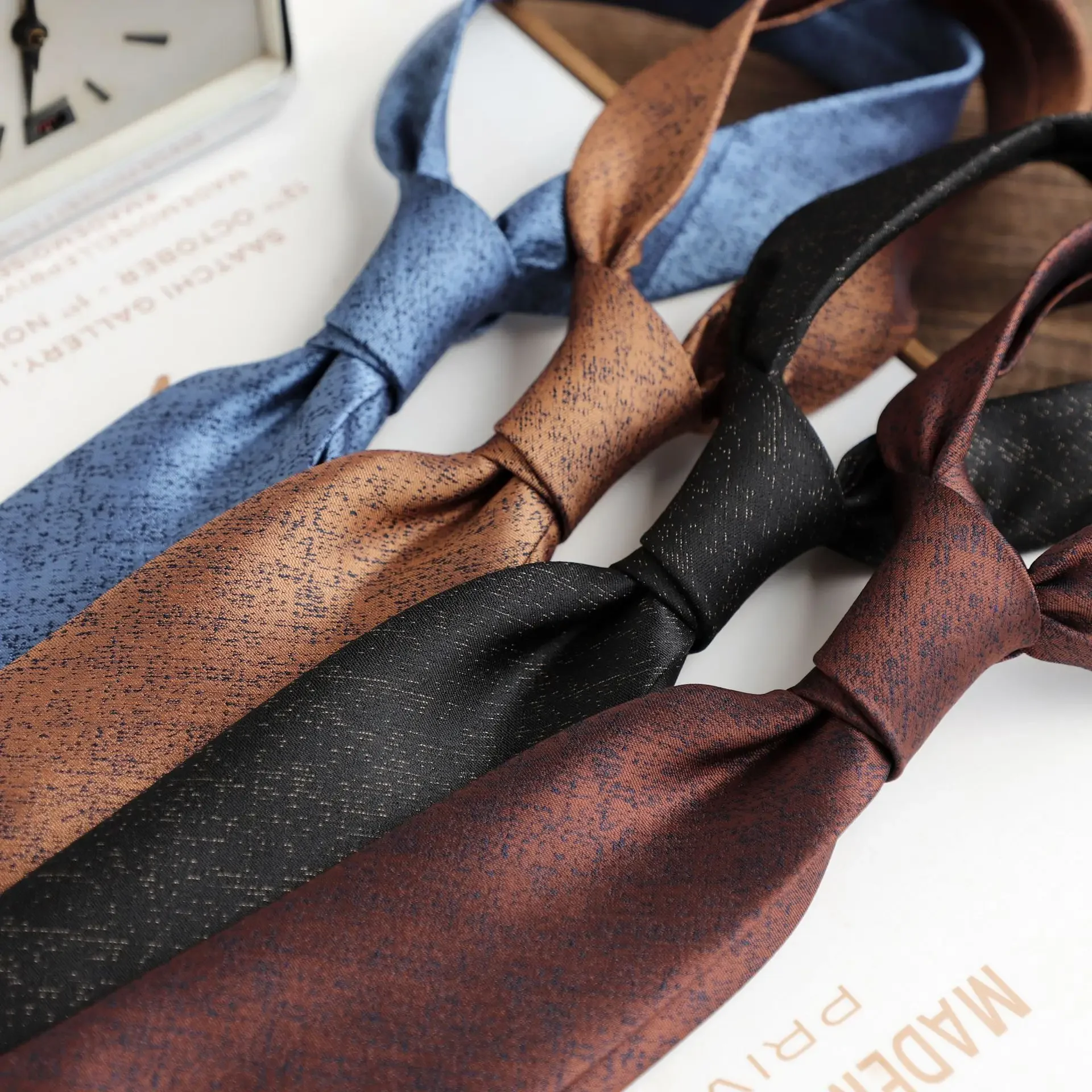 

Factory stock retro 8cm solid brown dark striped formal suit, professional tie, men's black work banquet