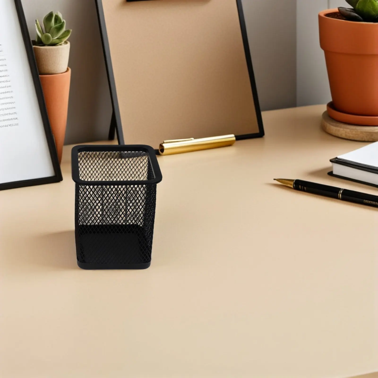 

Metal Pen Pot Square Mesh Pencil Holder Black Sturdy Scratch Resistant Pencil Organizer for Office Desk Home Cosmetics Holder