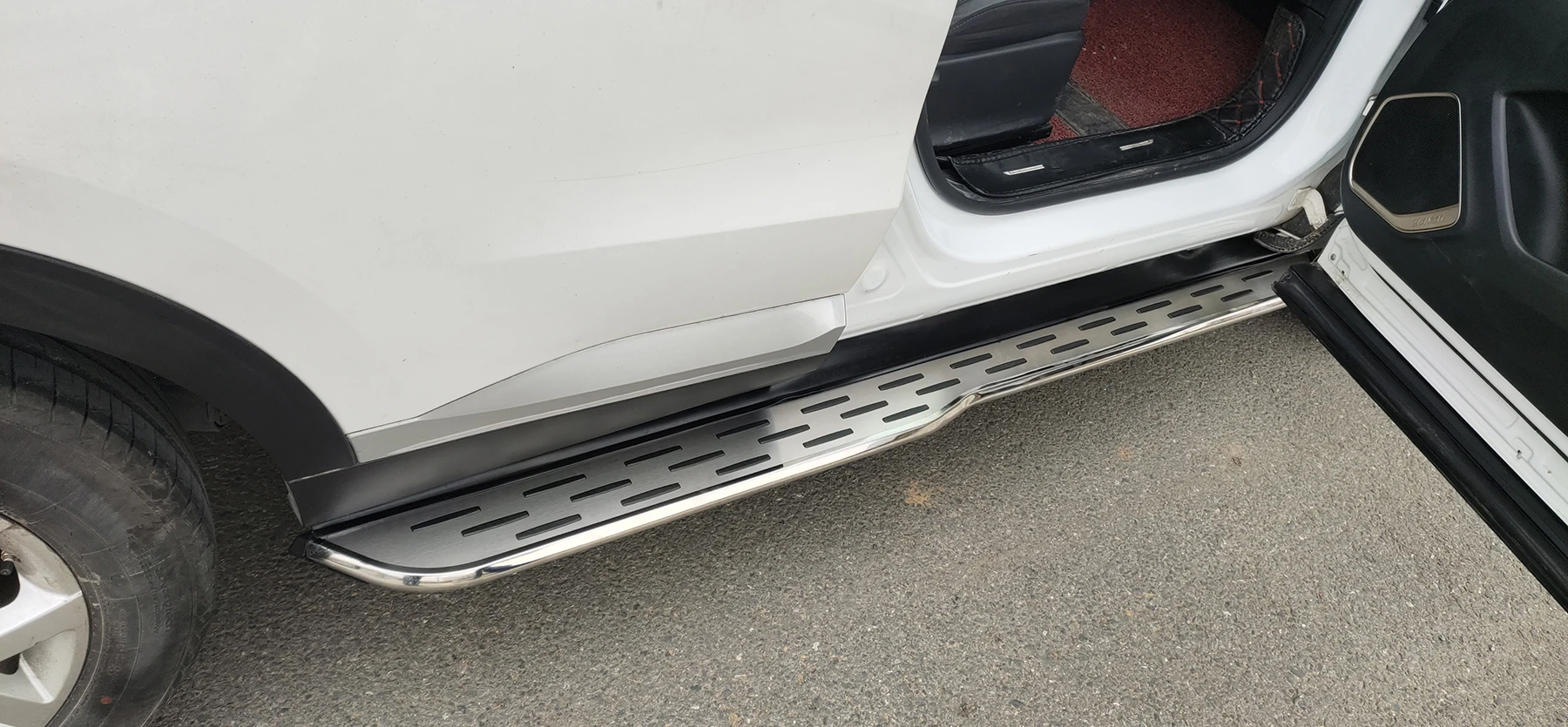 

Luxury Side Step Pedal for 2018 - 2025 VELAR New Arrival