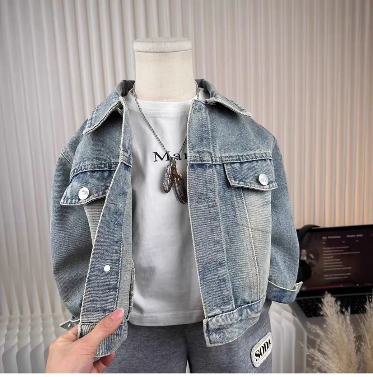 Spring and Autumn 2025 new stylish children's Korean version cool coat kids jeans for 90-140cm Boys' denim jacket