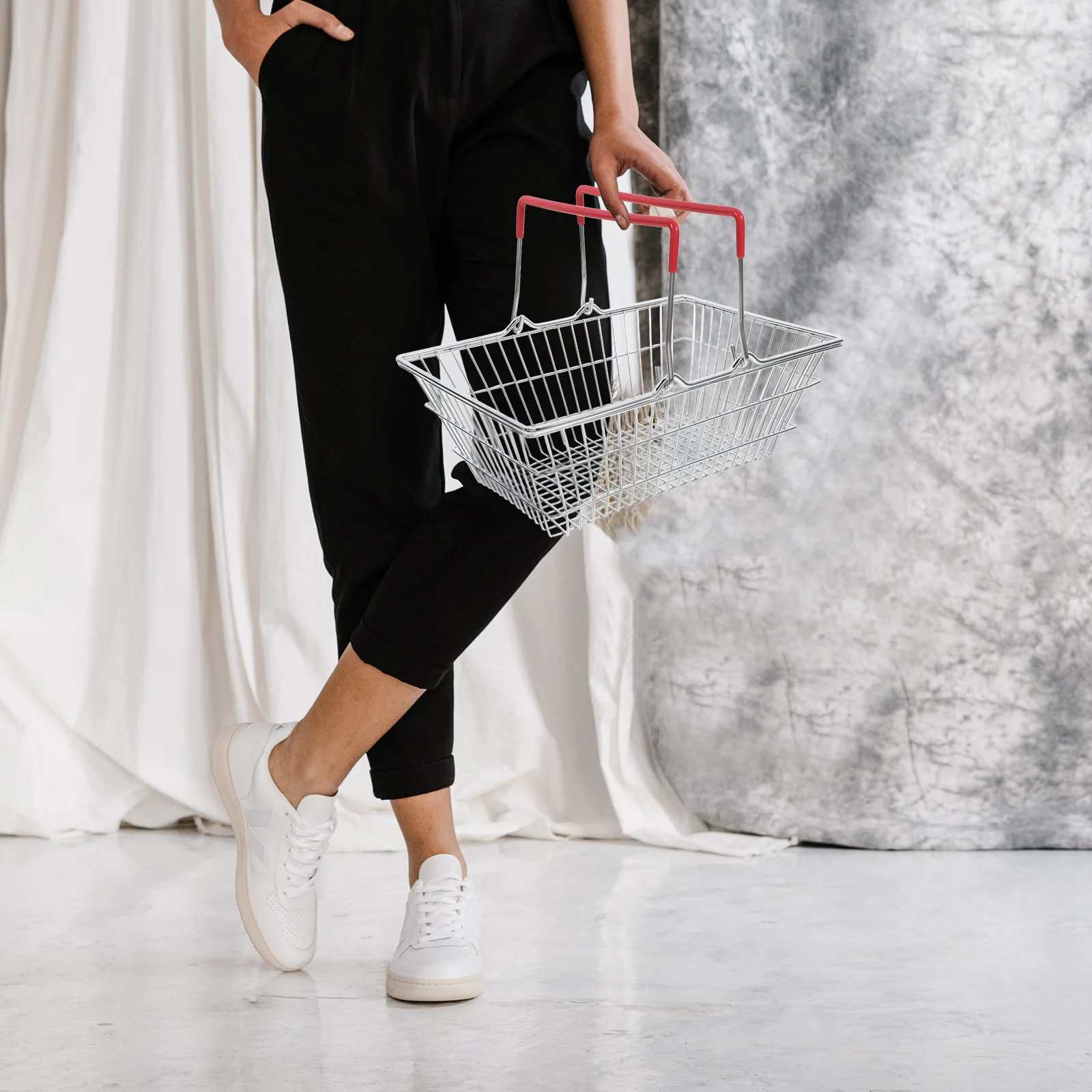 ตะกร้าช้อปปิ้งขนาดเล็ก ตะกร้าลวดโลหะสำหรับเด็ก รถเข็นแบบถือสำหรับเล่นสมมติ ตะกร้าเล็กทนทาน สำหรับเล่นบทบาทสมมติในซูเปอร์มาร์เก็ต กิจกรรมในห้องเรียน