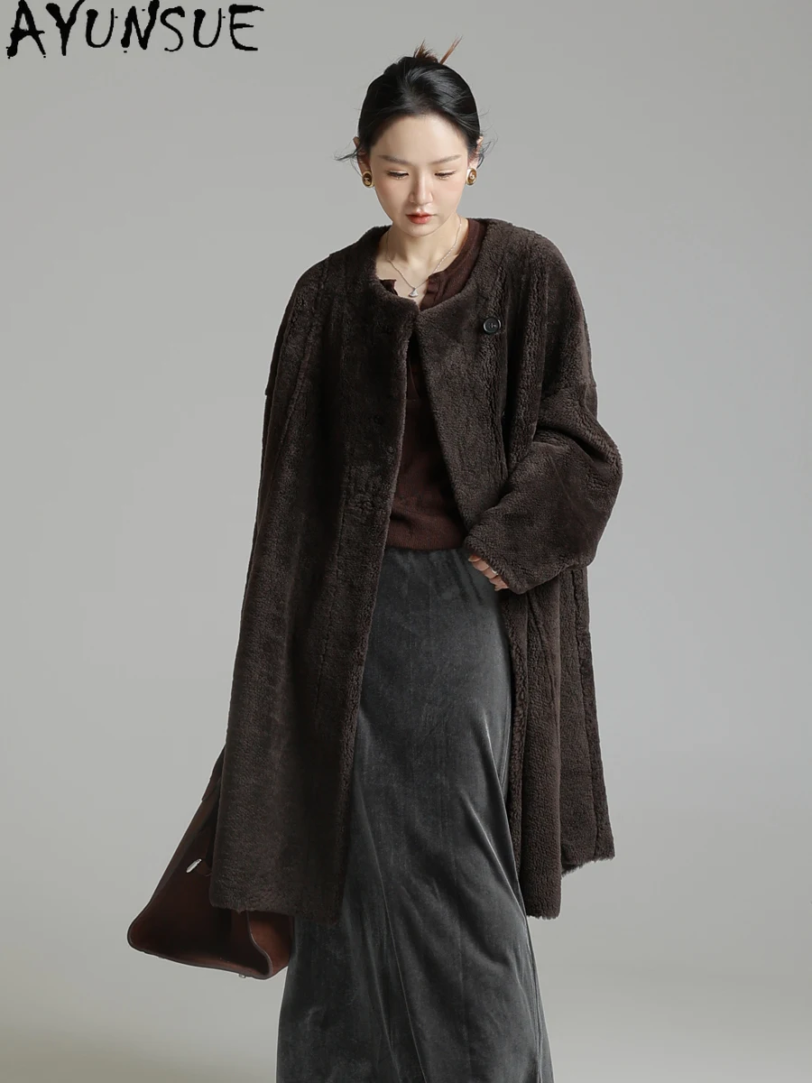 معطف فرو من جلد الغنم الطبيعي من AYUNSUE للنساء سترة من الجلد الحقيقي ملابس فاخرة سترات شتوية متوسطة الطول للسيدات 2025 Schulaba Жеenca