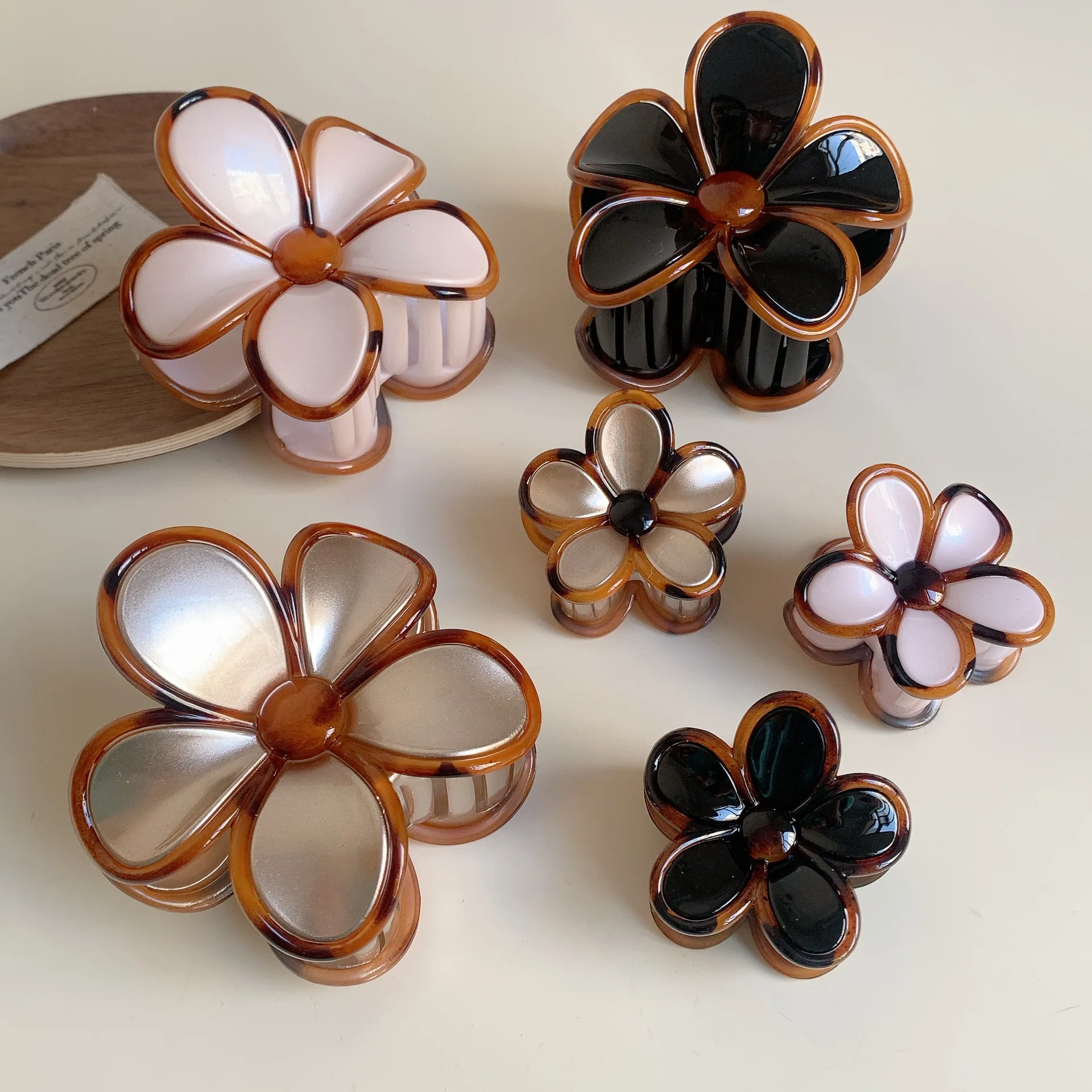2pcs Vintage Amber Flower Hair Claw 4.5cm Shark Clip Half Tie Hair Grab Retro Simple Egg Flower Hair Clip Ponytail Clip