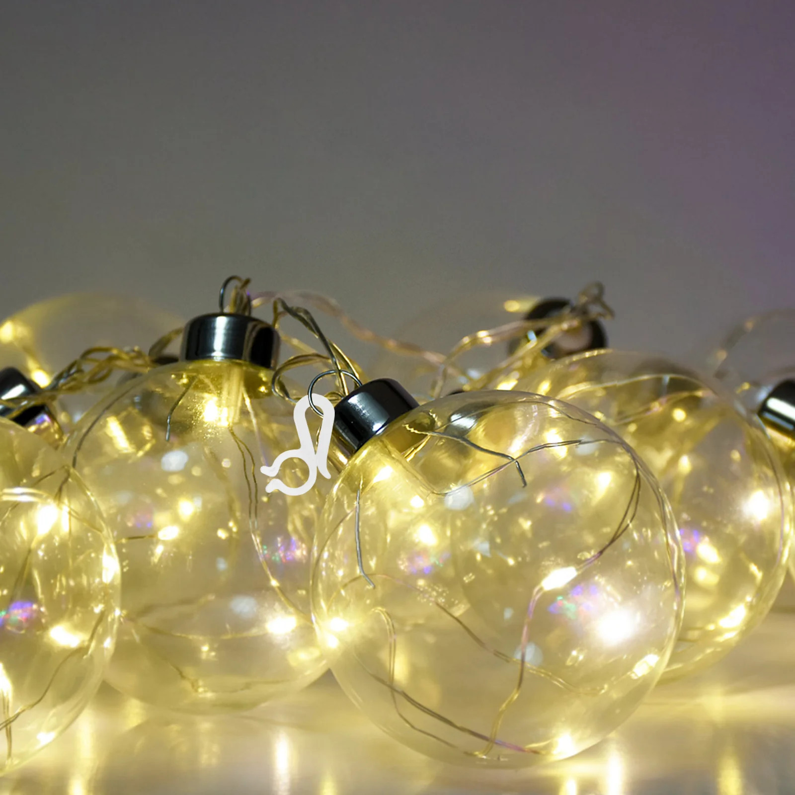 

100Pcs Christmas Light Clips Gutter Hooks Outdoor String Light Hangers Weatherproof Holiday Festival Decorations