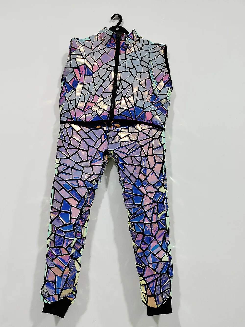 ชุดเต้นแจ๊สสำหรับนักเต้นชาย เสื้อกั๊กและกางเกงประดับเลื่อมวิบวับ เหมาะสำหรับการแสดงบนเวที งานปาร์ตี้ไนต์คลับ และการแสดงโชว์