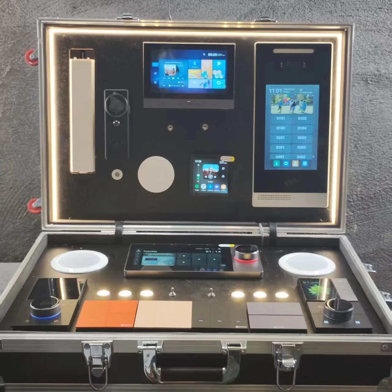 

Tianlai Zigbee Wifi Smart Switch Control Panel Home Theater Smart Home Automation Customizable Demo Box