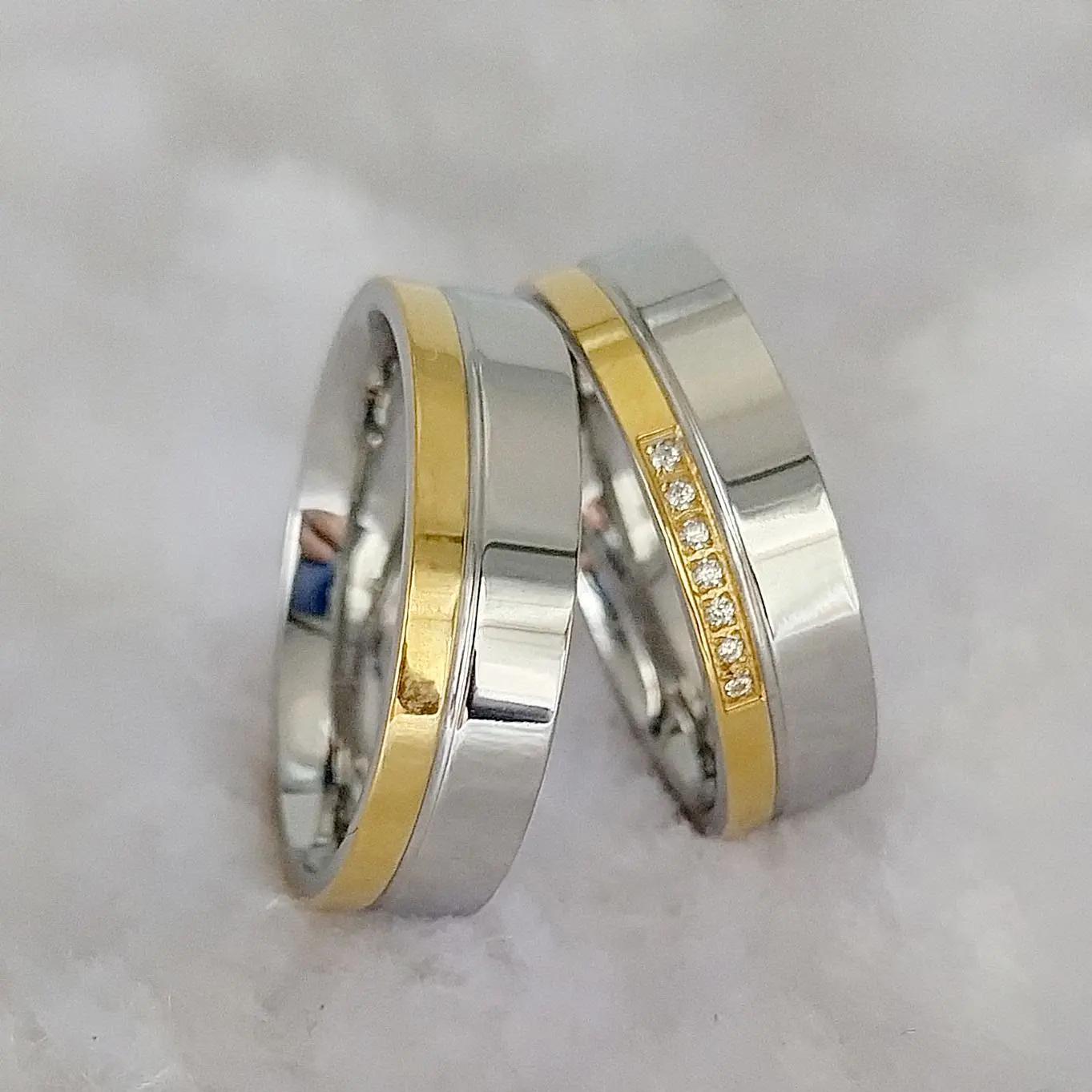 

Оптовая продажа с фабрики, наборы обручальных колец для мужчин и женщин, кольца для влюбленных, покрытые 18-каратным золотом, кольца из нержавеющей стали