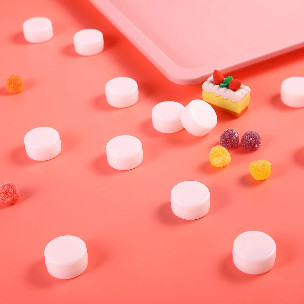 아기 감각 발달을 위한 100개 플라스틱 딸랑이 상자 안전한 유아 손과 눈의 협응 활동 소리 제작기 신생아 유모차용