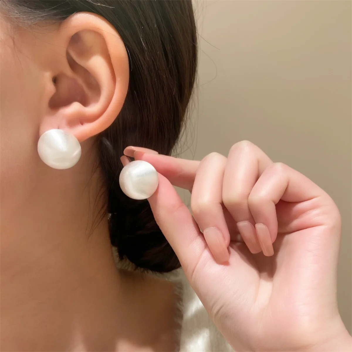 S925 Silver New Style Brushed Hemisphere Ear Studs Female French Light Luxury Niche Design Matte Frosted Round Earrings Ins Tide