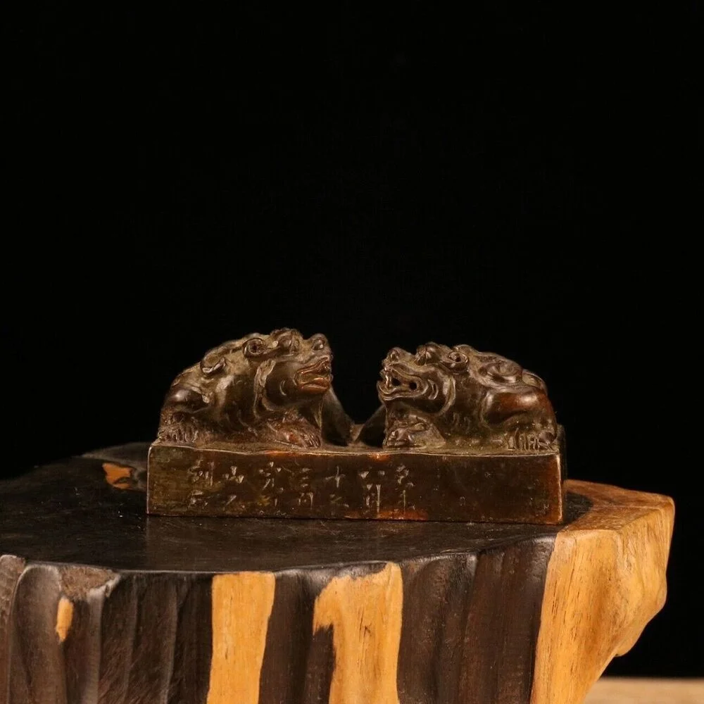 

Коллекционный чайный питомец, старая медь, вырезная пара pi xiu, статуя храбрых войск, уплотнение веса