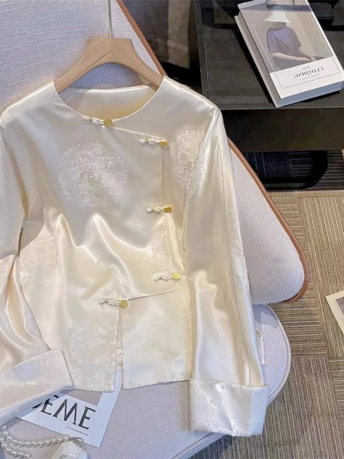 

New Chinese Sle Satin Women's irt Tang Costume Reformed Top Buttoned Inner Wear Floral Embroidery Spring Autumn Base irt