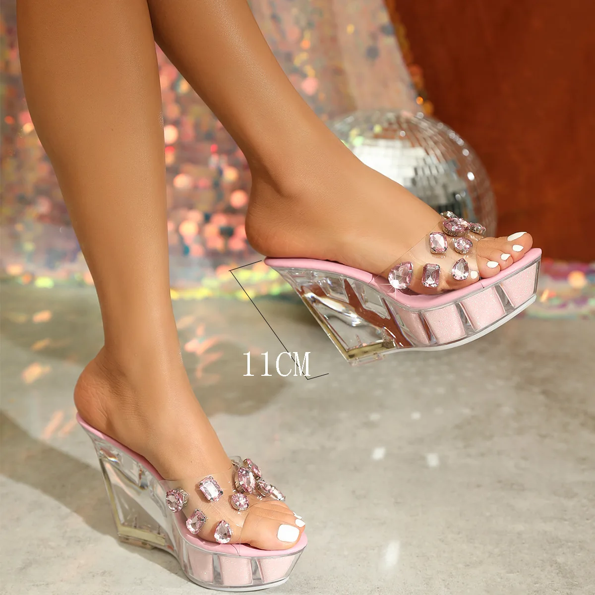 

Shoes Slippers Heels Luxury Slides On A Wedge Platform Jelly Flip Flops Med High Designer Transparent Soft Glitter Casual PU Fas