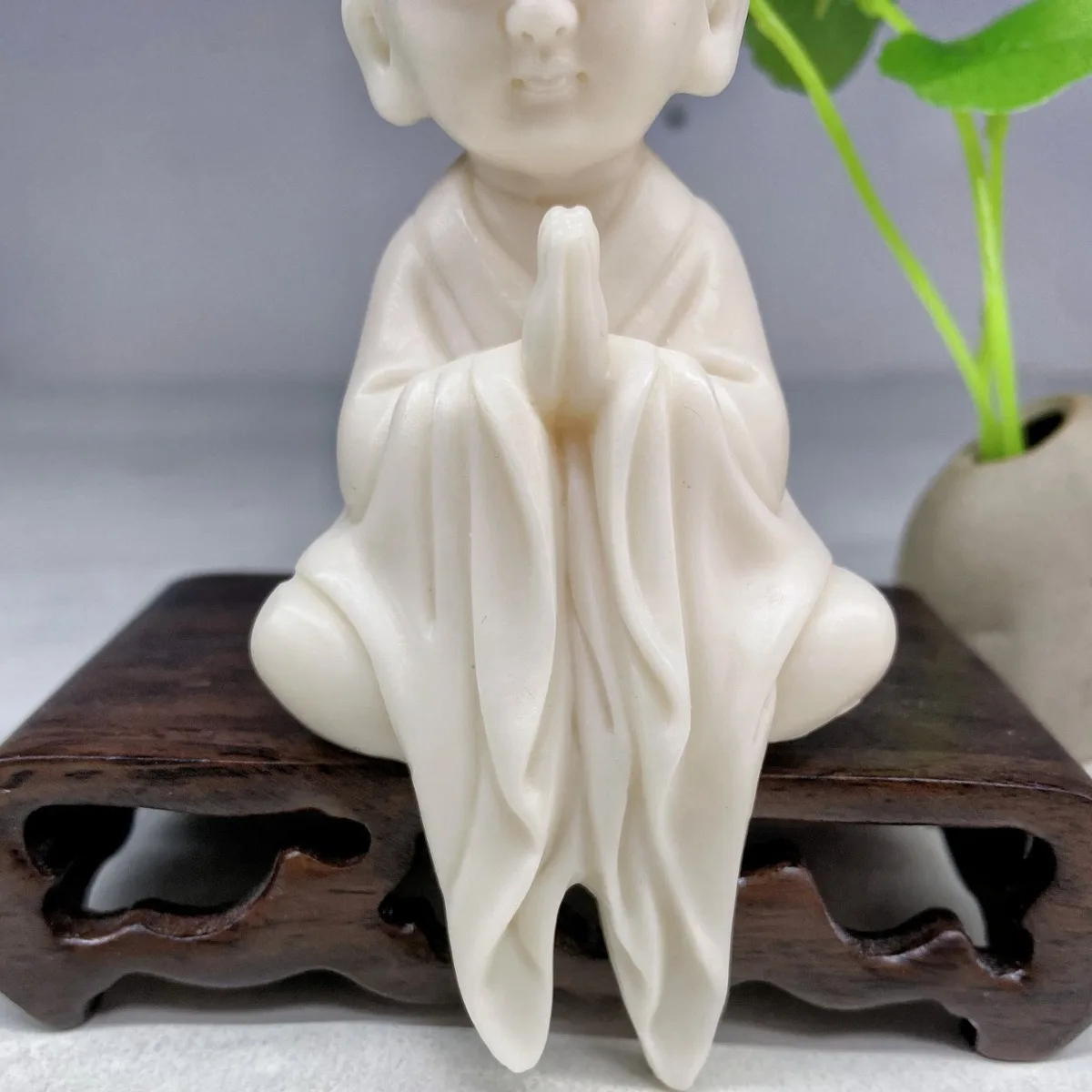 Natural Tagua Nut Carved Cute Zen Little Monk Statue Mini Tea Pet Ornament For Car Home Desktop Collectible Craft Gift