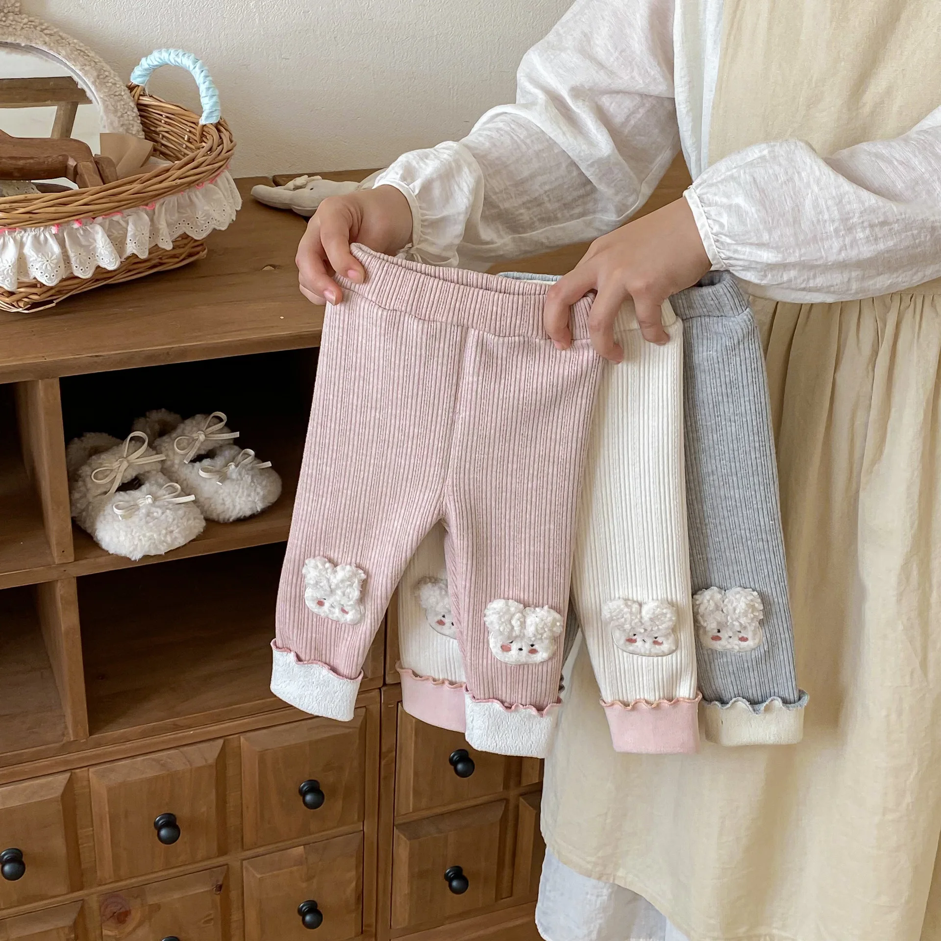 0–5 Jahre Kinder-Mädchen-Leggings, Kleidung, 2026, Frühling, mit Fleece gefüttert, niedliches Kaninchen, bestickt, warme lange Hose, weiche, dehnbare Hose – Detail 4