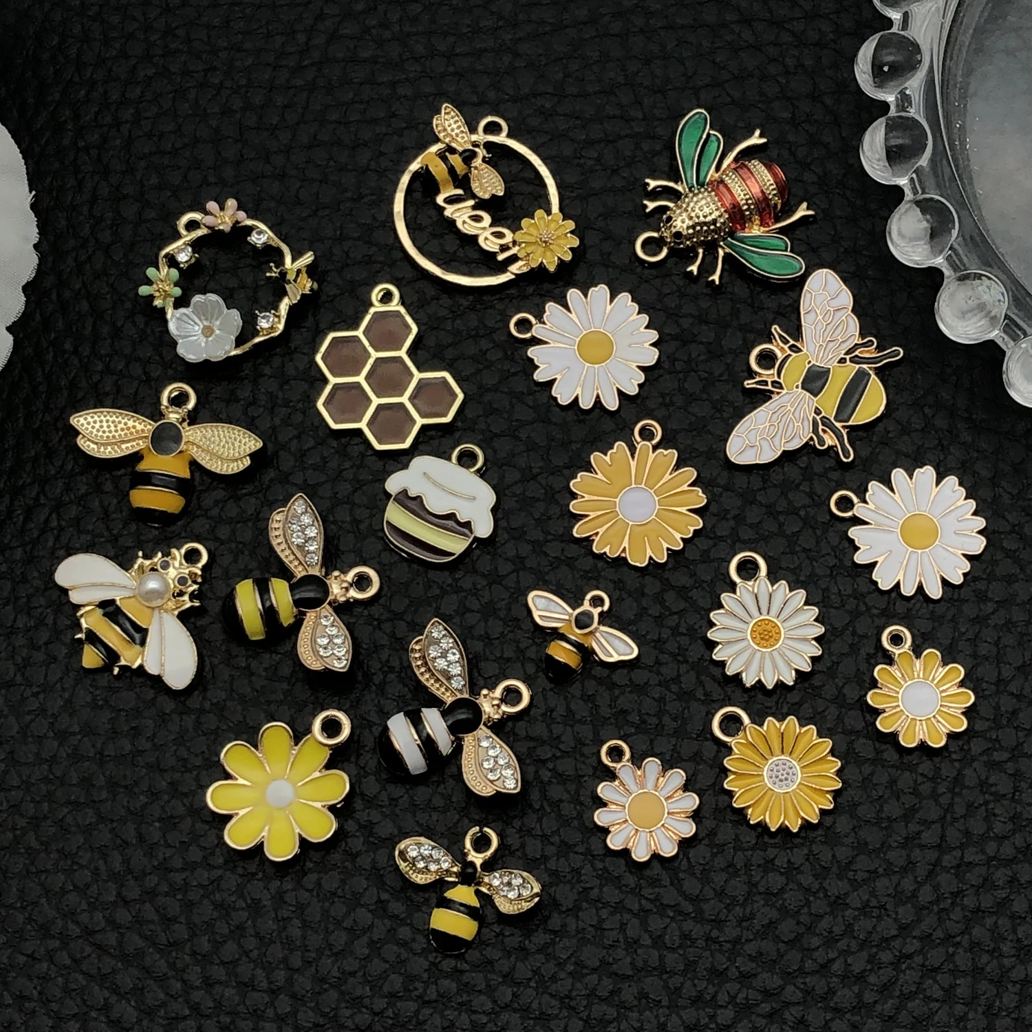 Mix 20pcs/Zinc Alloy Drip Oil Bee Flower Jewelry Making DIY Accessories Back to School Halloween Thanksgiving Fashion