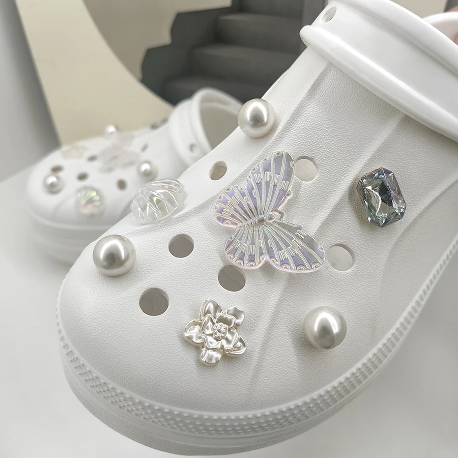 14 Buah Jimat Dekorasi Sepatu ABS Bunga Berlian Mutiara Putih Transparan Cocok untuk Bakiak CROCS