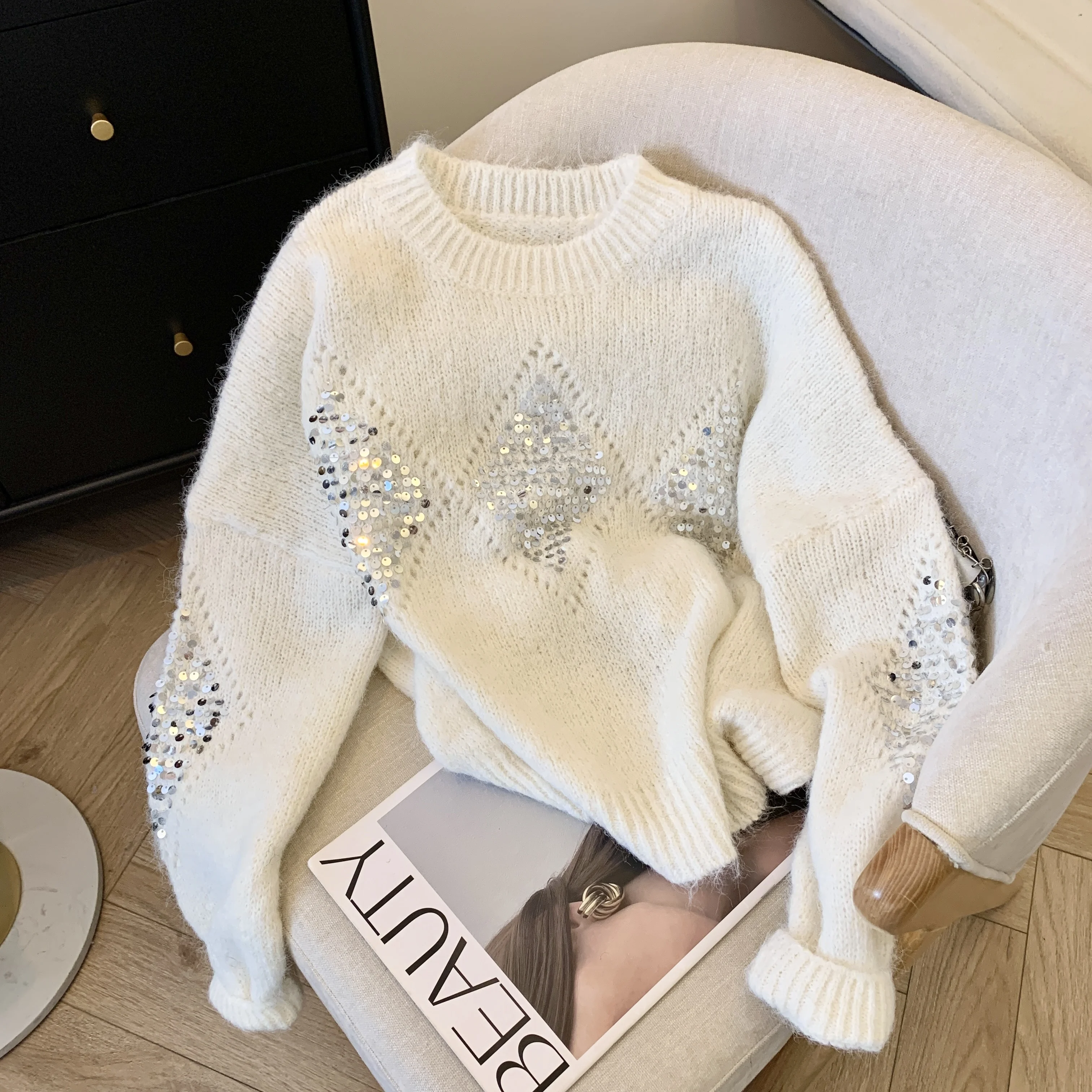 

Women's White Geometric Sequin Pullover Sweater 2000s New Y2k Korean Casual Round Neck Retro Autumn And Winter Loose Sweater Top