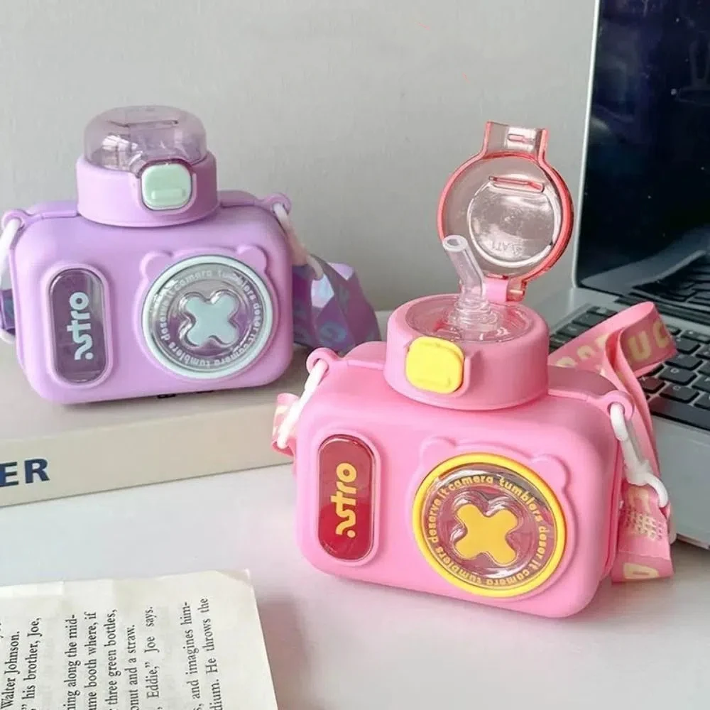 Portable 600ml Water Bottle Leak-proof Camera Shape Straw Water Cup Sealed with Shoulder Strap Plastic Cup For Children